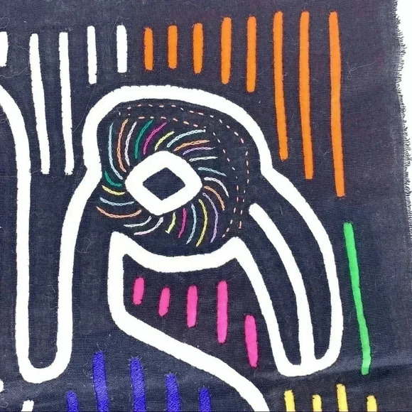 Hand Stitched Panama Bird Kuna Mola reverse Appliqué 16x14 - Picture 4 of 6